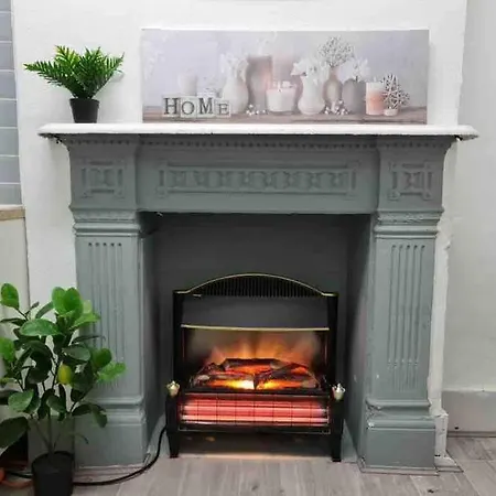 Nice Flat Near Central London Apartment